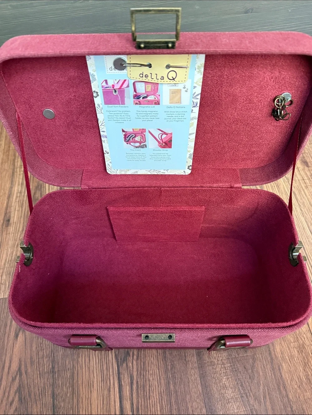 Della Q Maker’s Train Case